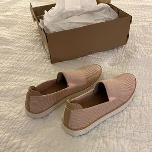 NWT! UGG blush loafer 7.5